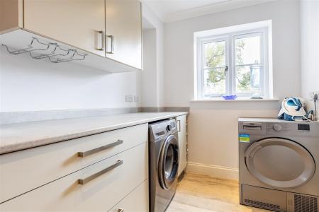 1a, Bumbles Green (12).jpg