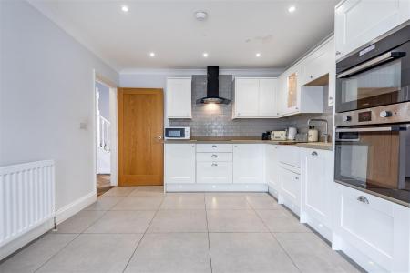 1a, Bumbles Green (5).jpg