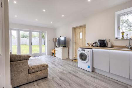 1a, Bumbles Green (37).jpg