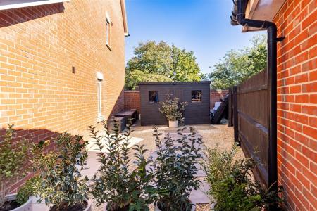 1 Boleyn Row  (29).jpg