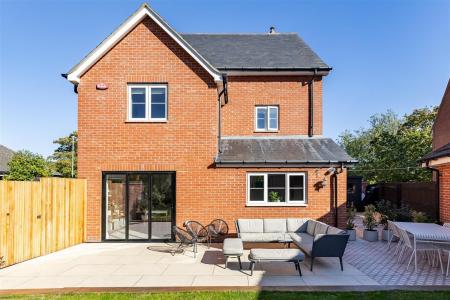 1 Boleyn Row  (31).jpg