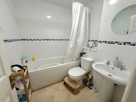 bathroom .jpg