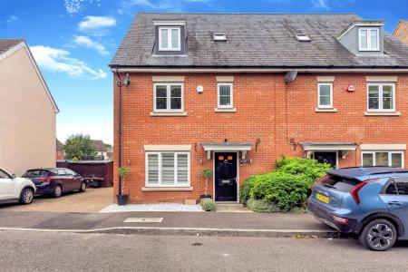 12 Boleyn Row (16).jpg