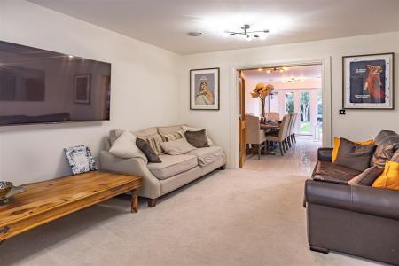 12 Boleyn Row (2).jpg