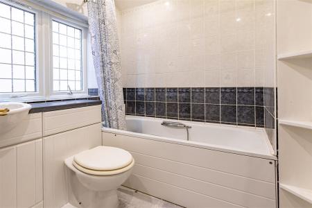 73  Centre Drive  (6).jpg