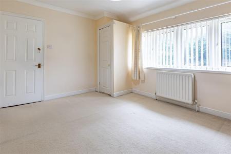 73  Centre Drive  (8).jpg