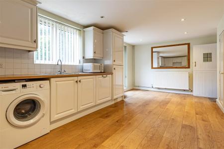 73  Centre Drive  (5).jpg