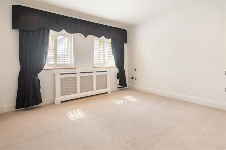 30B Blackacre Road Theydon Bois, Essex, CM16 7LU (