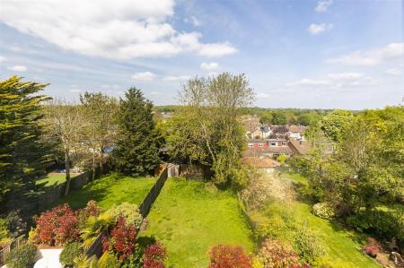 30B Blackacre Road Theydon Bois, Essex, CM16 7LU (