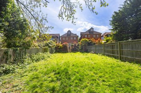 30B Blackacre Road Theydon Bois, Essex, CM16 7LU (