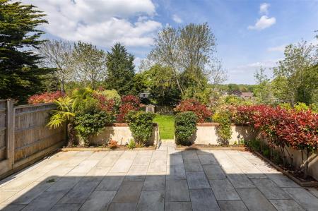 30B Blackacre Road Theydon Bois, Essex, CM16 7LU (