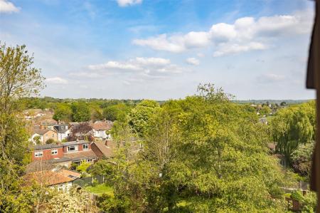 30B Blackacre Road Theydon Bois, Essex, CM16 7LU (