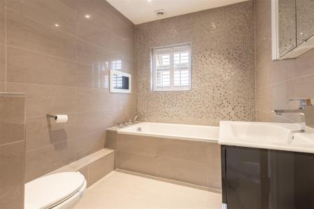 30B Blackacre Road Theydon Bois, Essex, CM16 7LU (