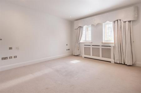 30B Blackacre Road Theydon Bois, Essex, CM16 7LU (