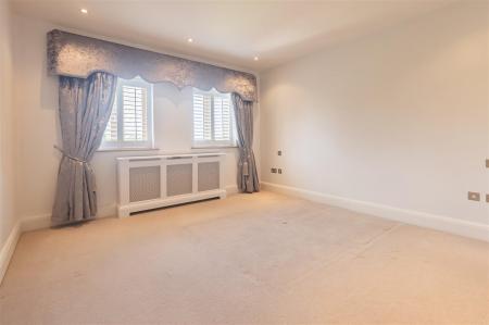 30B Blackacre Road Theydon Bois, Essex, CM16 7LU (