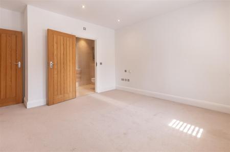 30B Blackacre Road Theydon Bois, Essex, CM16 7LU (