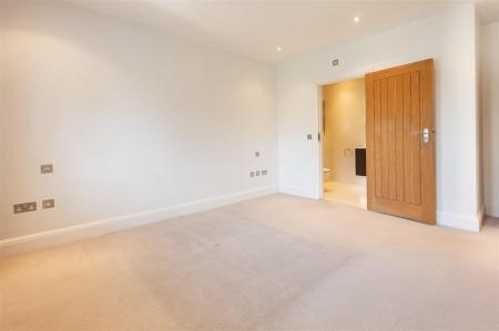 30B Blackacre Road Theydon Bois, Essex, CM16 7LU (