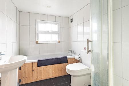 200  High Road,  CM16 6EF (12).jpg