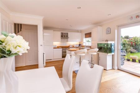 61 Upland Road (8).jpg