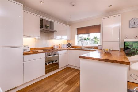 61 Upland Road (5).jpg