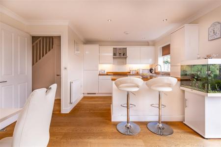 61 Upland Road (7).jpg