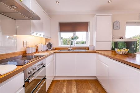 61 Upland Road (11).jpg