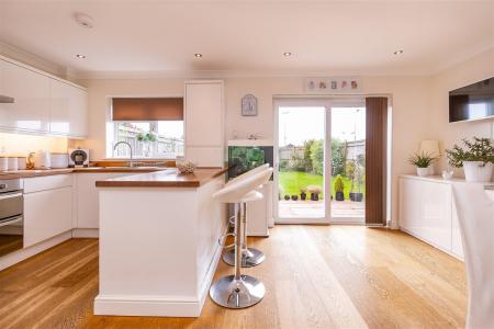 61 Upland Road (6).jpg