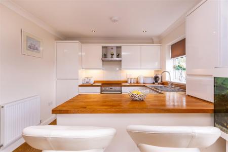 61 Upland Road (10).jpg