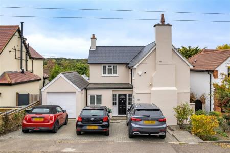 34, Blackacre Road (2).jpg