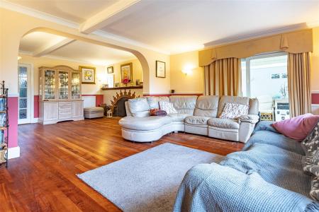 34, Blackacre Road (12).jpg