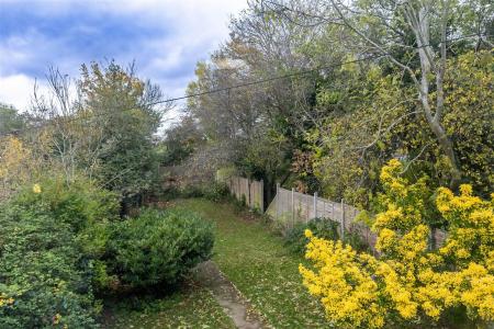 209 Manor Rd (10).jpg