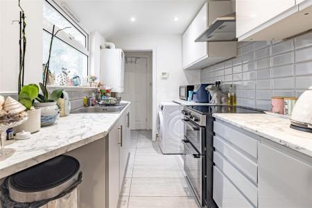 209 Manor Rd (4).jpg