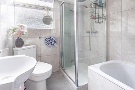 209 Manor Rd (6).jpg