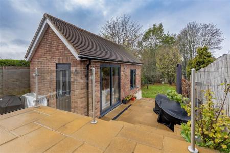 9 Hillcrest Way (10).jpg