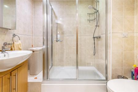 11 Stewart Court (2).jpg