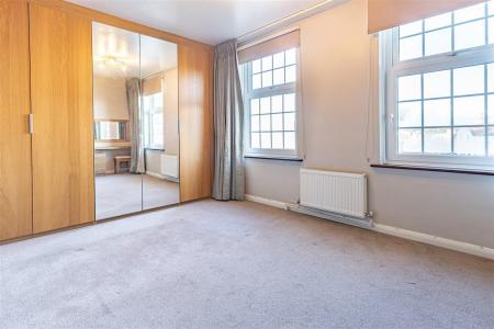 16 Albany Ct (13).jpg