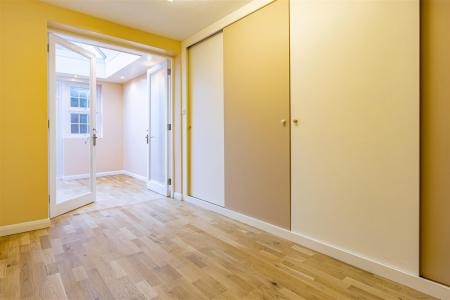 16 Albany Ct (4).jpg