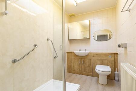 16 Albany Ct (16).jpg