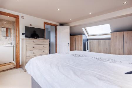 71 Crows Rd (19).jpg