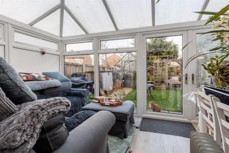 9  Green Close (8).jpg