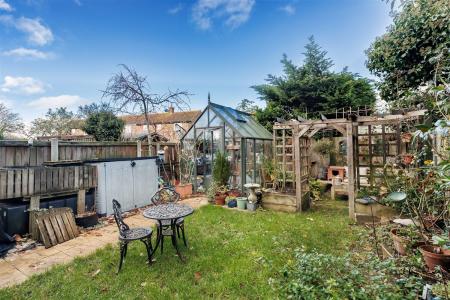 9  Green Close (17).jpg