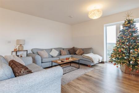 80 Godfrey House (10).jpg