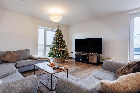 80 Godfrey House (13).jpg