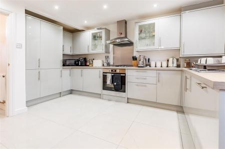 23, Coronation (4).jpg