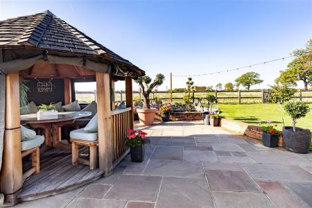 Willow Cottage 43 Berwick Ln  (23).jpg