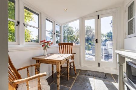 Willow Cottage 43 Berwick Ln  (8).jpg