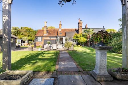 Willow Cottage 43 Berwick Ln  (28).jpg