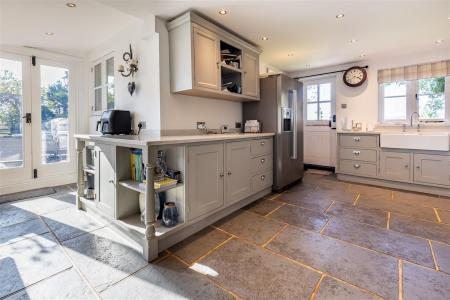 Willow Cottage 43 Berwick Ln  (4).jpg