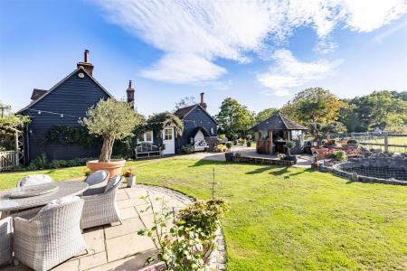 Willow Cottage 43 Berwick Ln  (34).jpg