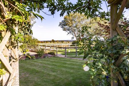 Willow Cottage 43 Berwick Ln  (35).jpg